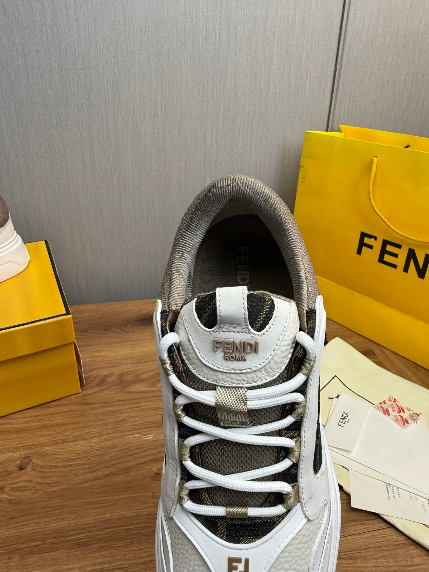 Men's shoes 💰780💰 Fendi (FENDI) men's model official website 1:1 replica ⬆️ The latest hot sale 🔥Original cowhide stitching - Comfortable mesh lining Original outsole ✅Ready stock 38-45 (38.45 non-refundable)